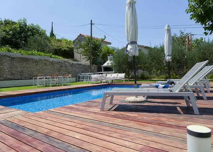 Lejlighed Villa Joy With Heated Pool And Foodbal Split