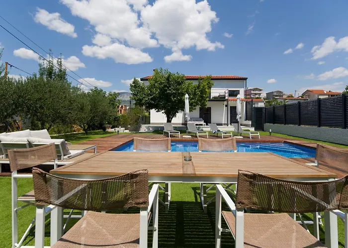 Villa Joy With Heated Pool And Foodbal * Split