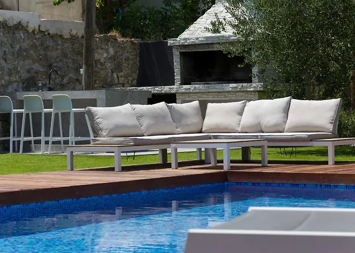 Villa Joy With Heated Pool And Foodbal Apartman Split