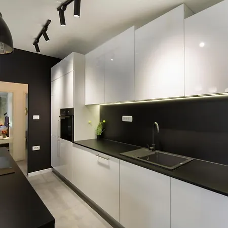 Joy Apartment Split
