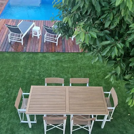 Joy With Heated Pool And Foodbal Apartament Split
