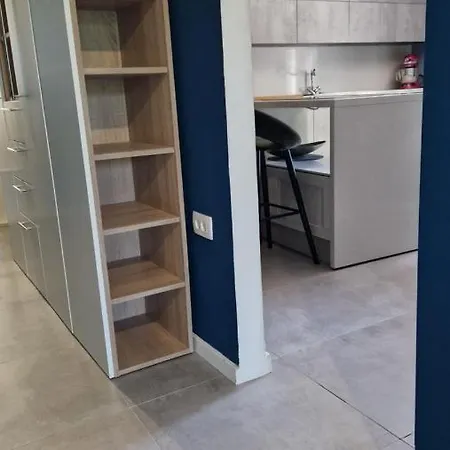 Joy With Heated Pool And Foodbal Apartament