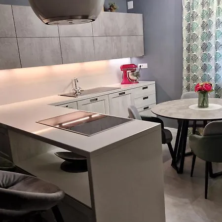 Apartament Joy With Heated Pool And Foodbal Split