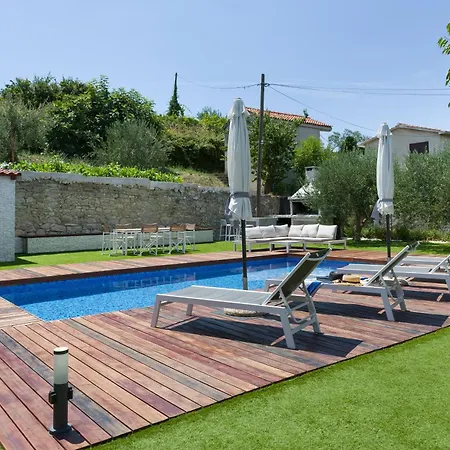 Joy With Heated Pool And Foodbal *