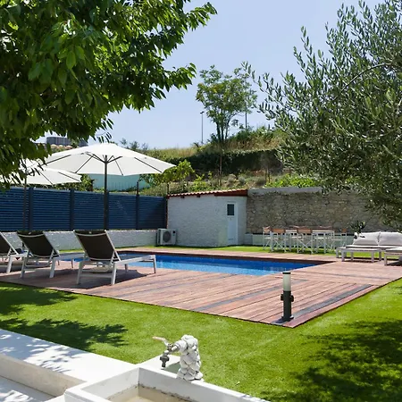 Joy With Heated Pool And Foodbal