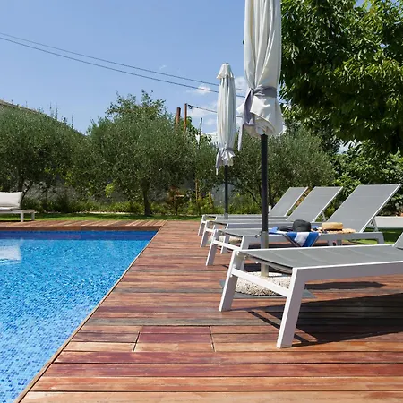 Joy With Heated Pool And Foodbal Apartament Split